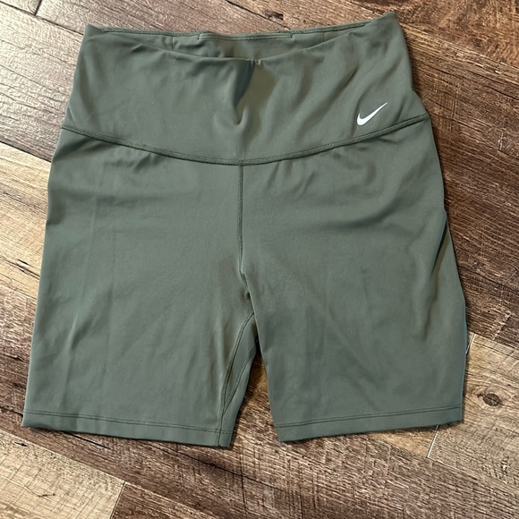 Nike Dri-Fit High Rise Spandex 8” Bike Short - Picture 2 of 2